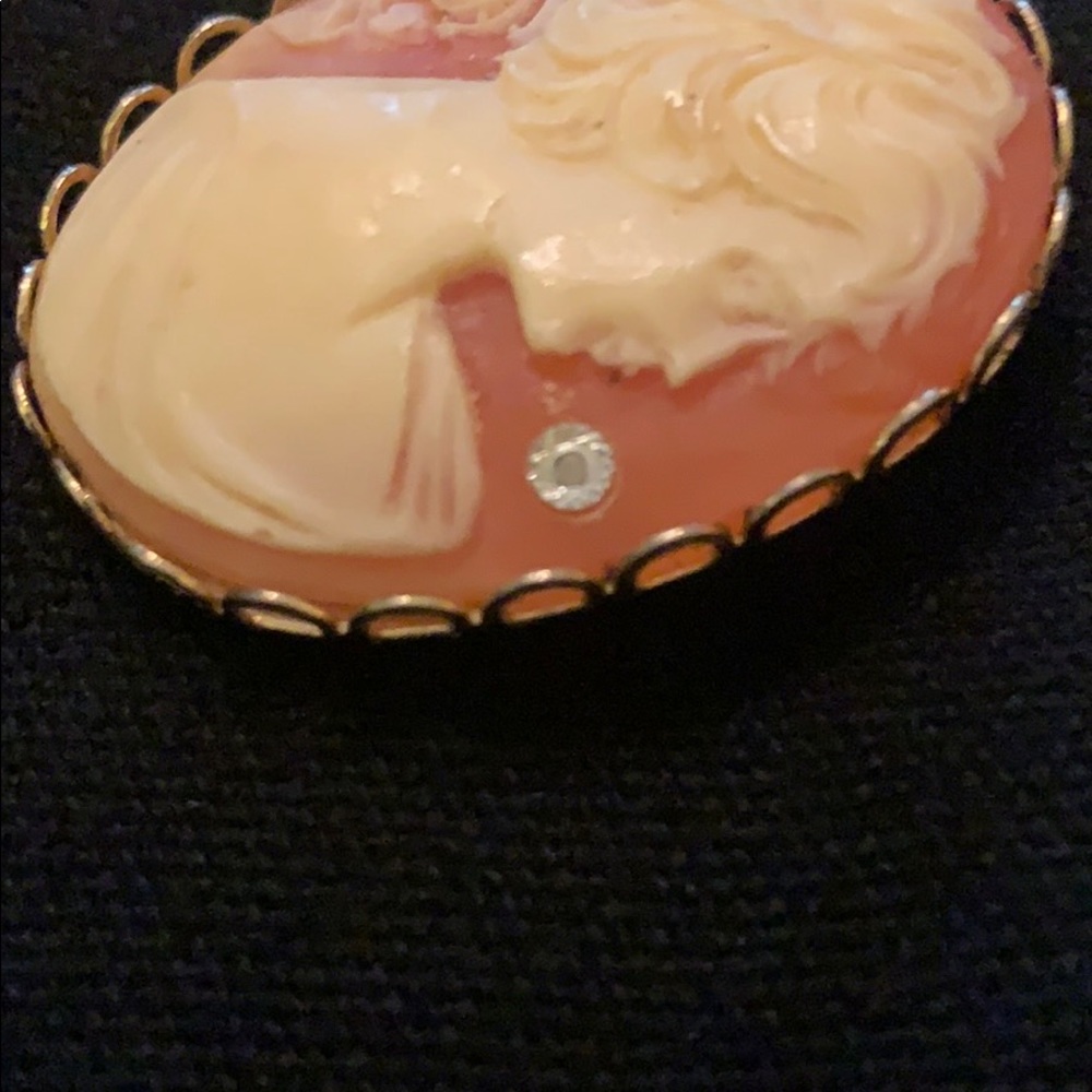 Brooch - Picture 2 of 4